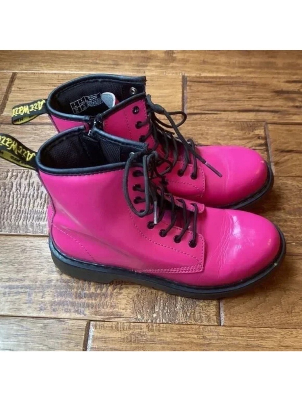 Dr. Martens Delaney Hot Pink Patent Leather 8-Eye Lace Up Combat Boots Size 5